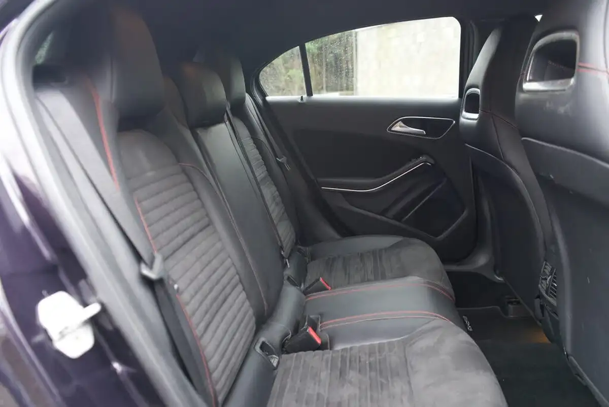 2015-mercedes-benz-a-class-15cdi-a180-amg-sport-big-28