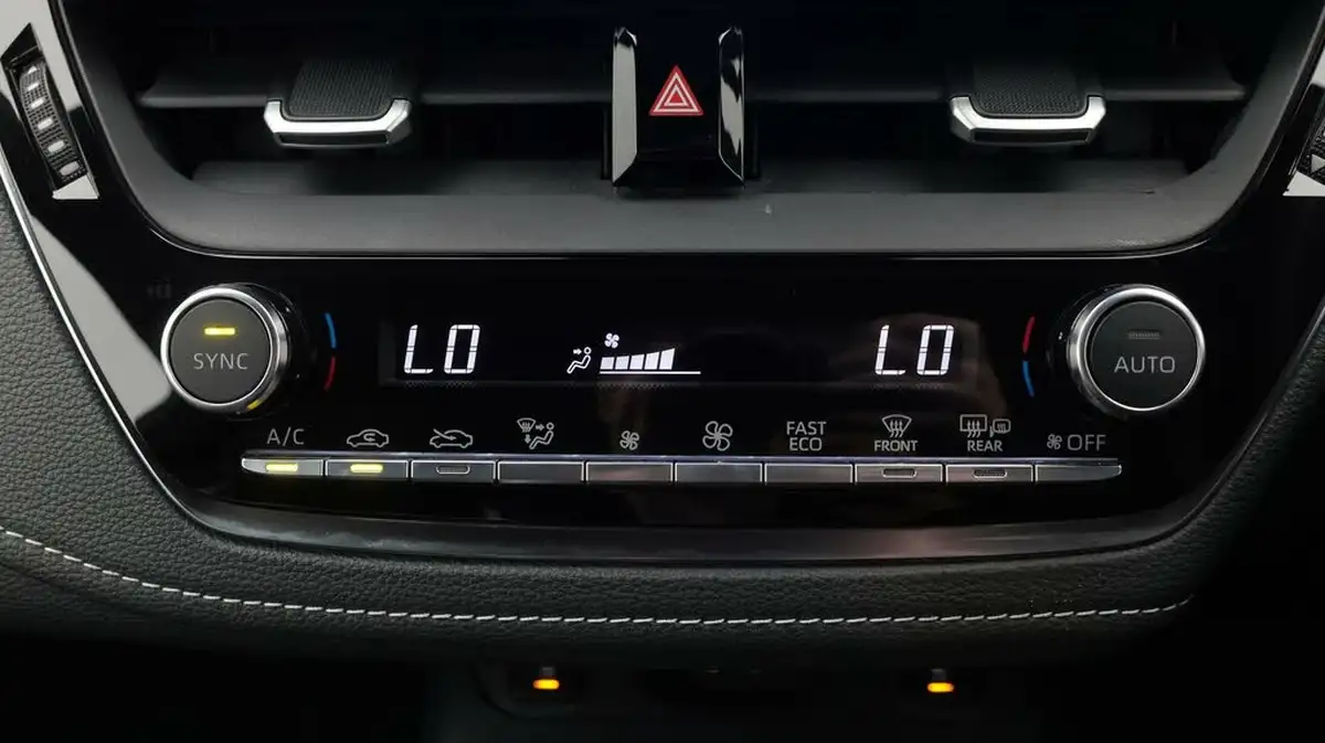 2023-toyota-corolla-18-vvt-i-gr-sport-138bhp-hatchback-big-12