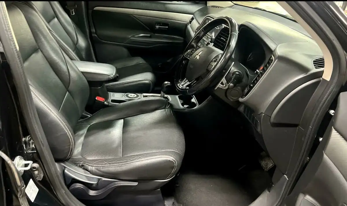 2016-mitsubishi-outlander-22di-d-gx3-7st-auto-big-4