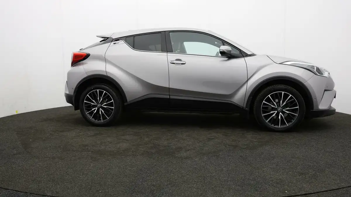 2017-toyota-c-hr-12-excel-big-32