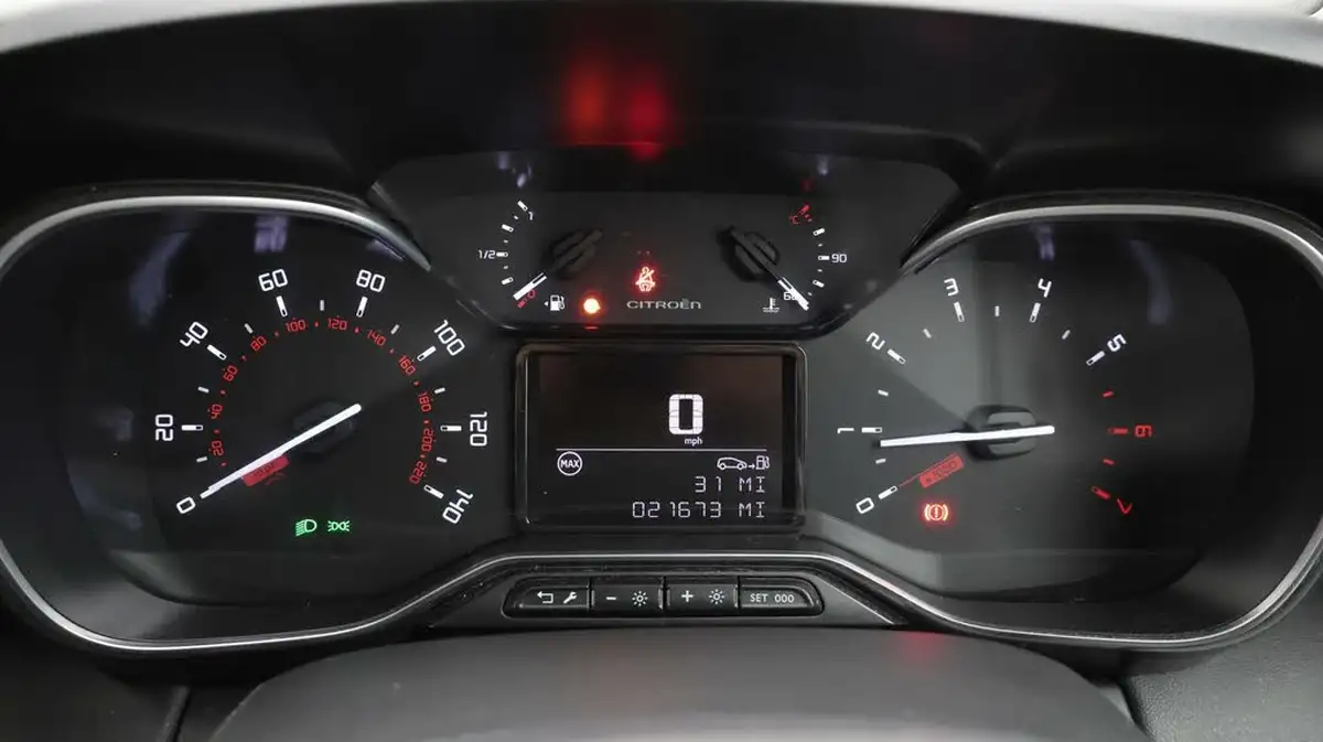 2023-citroen-c3-aircross-12-puretech-shine-110ps-big-10