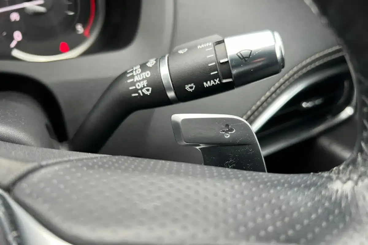 2021-jaguar-xe-20-d200-r-dynamic-black-big-23