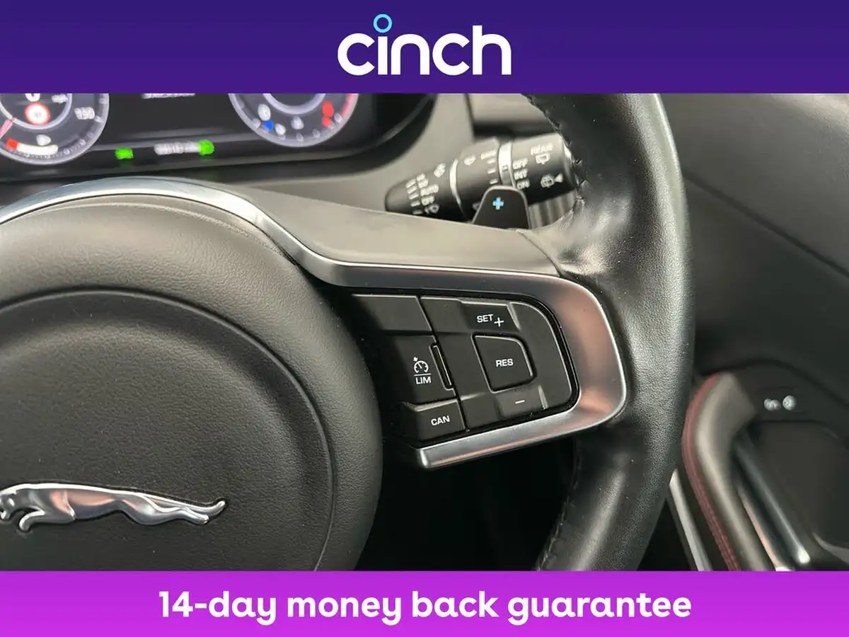 2020-jaguar-e-pace-20-i4d-chequered-flag-150ps-big-24