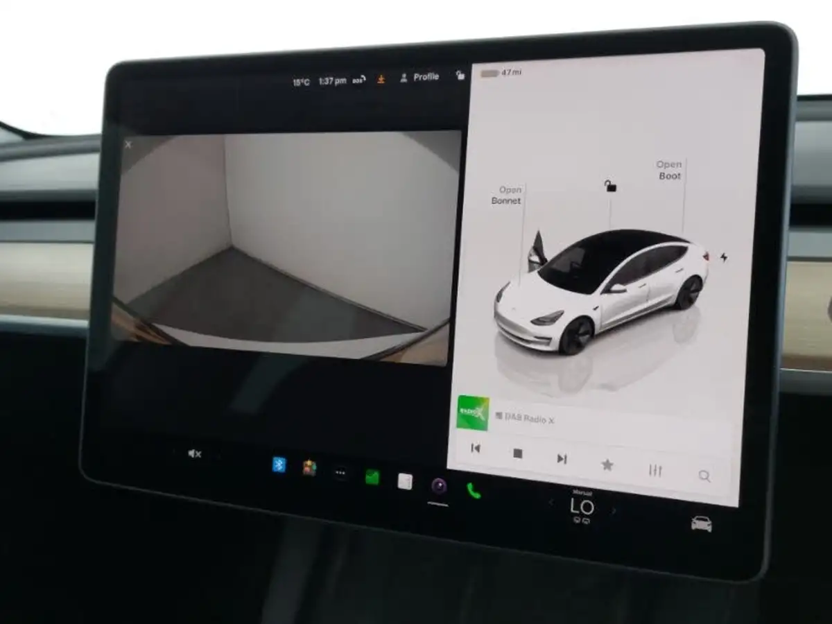 2022-tesla-model-3-e-long-range-big-14