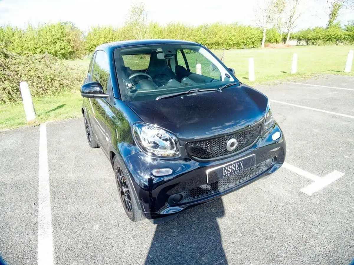 2016-smart-fortwo-09-edition-black-twinamic-big-23