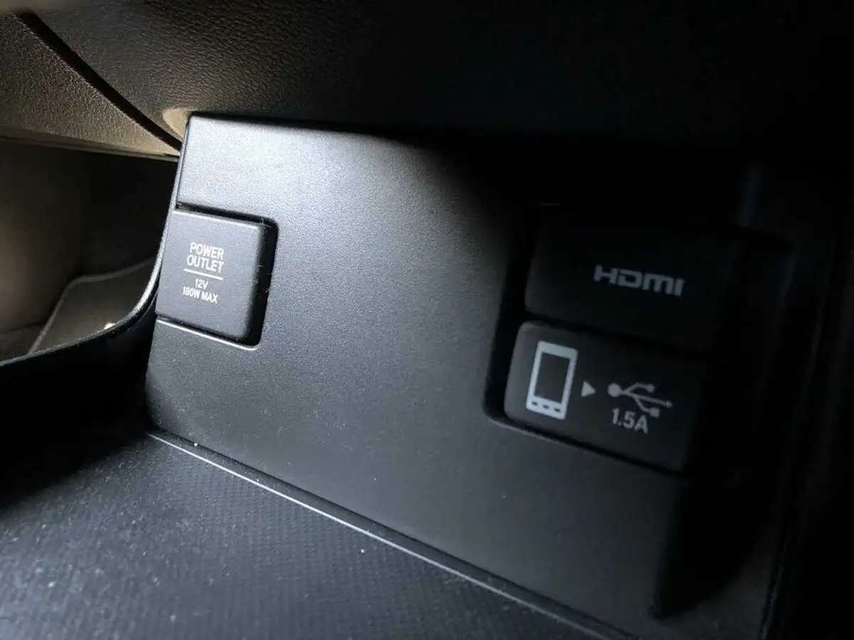2019-honda-civic-15-vtec-turbo-sport-ss-big-38