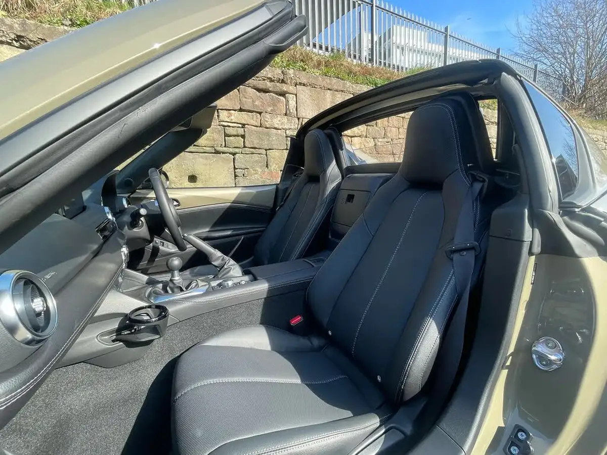 2025-mazda-mx-5-15-exclusive-line-roadster-big-20