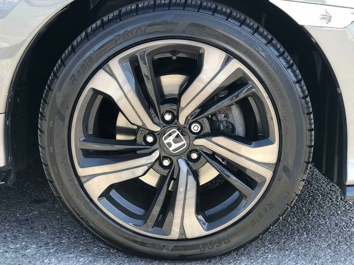 2019-honda-civic-15-vtec-turbo-sport-ss-big-14