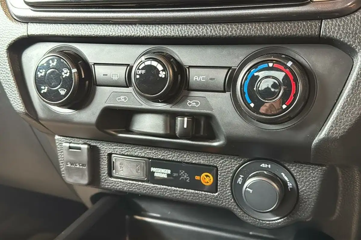 2023-isuzu-d-max-19td-dl20-double-big-29