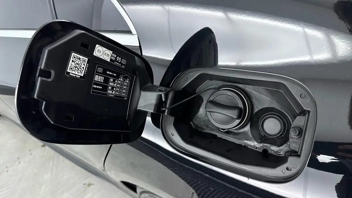2020-mercedes-benz-cla-13-cla-180-amg-line-premium-plus-coupe-4d-big-23