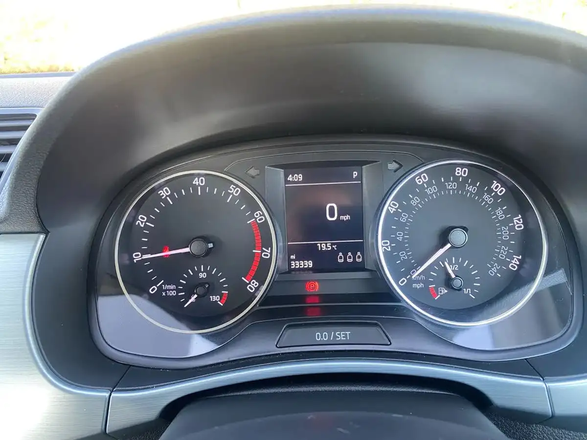 2018-skoda-fabia-10-tsi-se-109ps-ss-hatchback-dsg-big-15