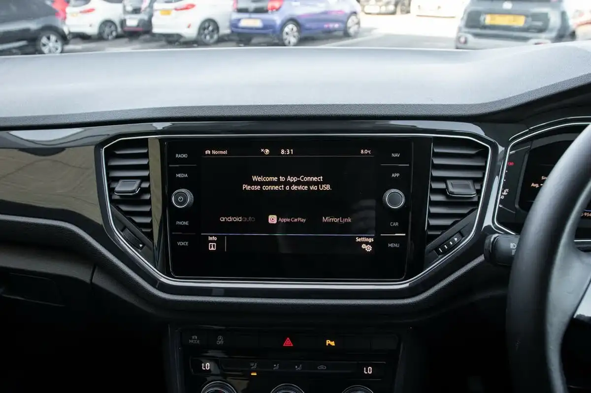 2019-volkswagen-t-roc-16tdi-sel-big-25
