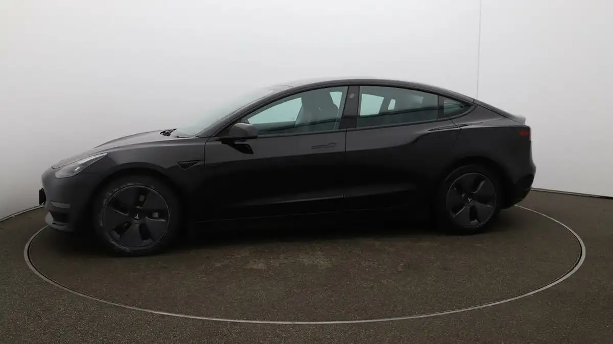 2022-tesla-model-3-e-long-range-big-57