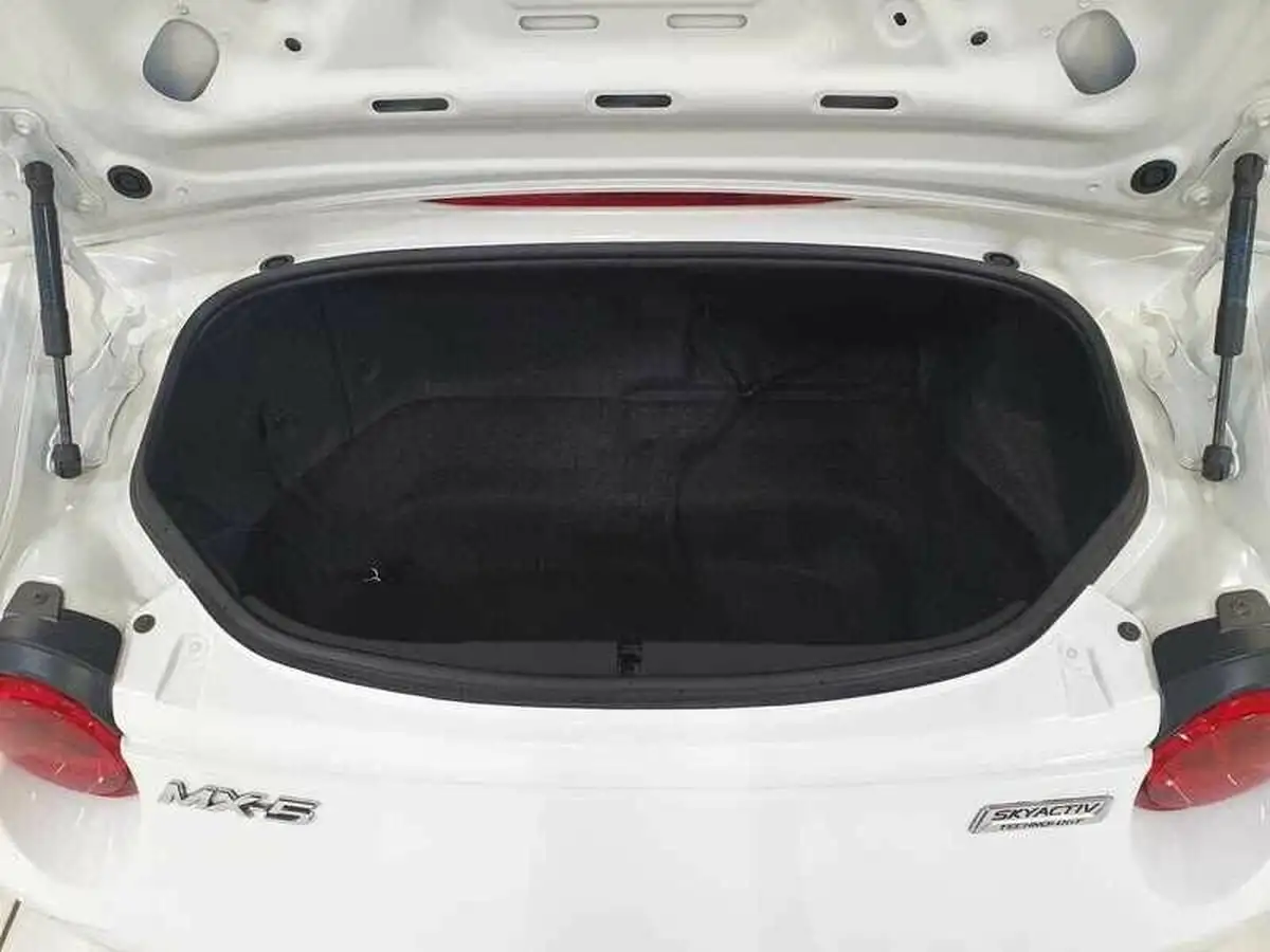 2016-mazda-mx-5-15-se-big-7