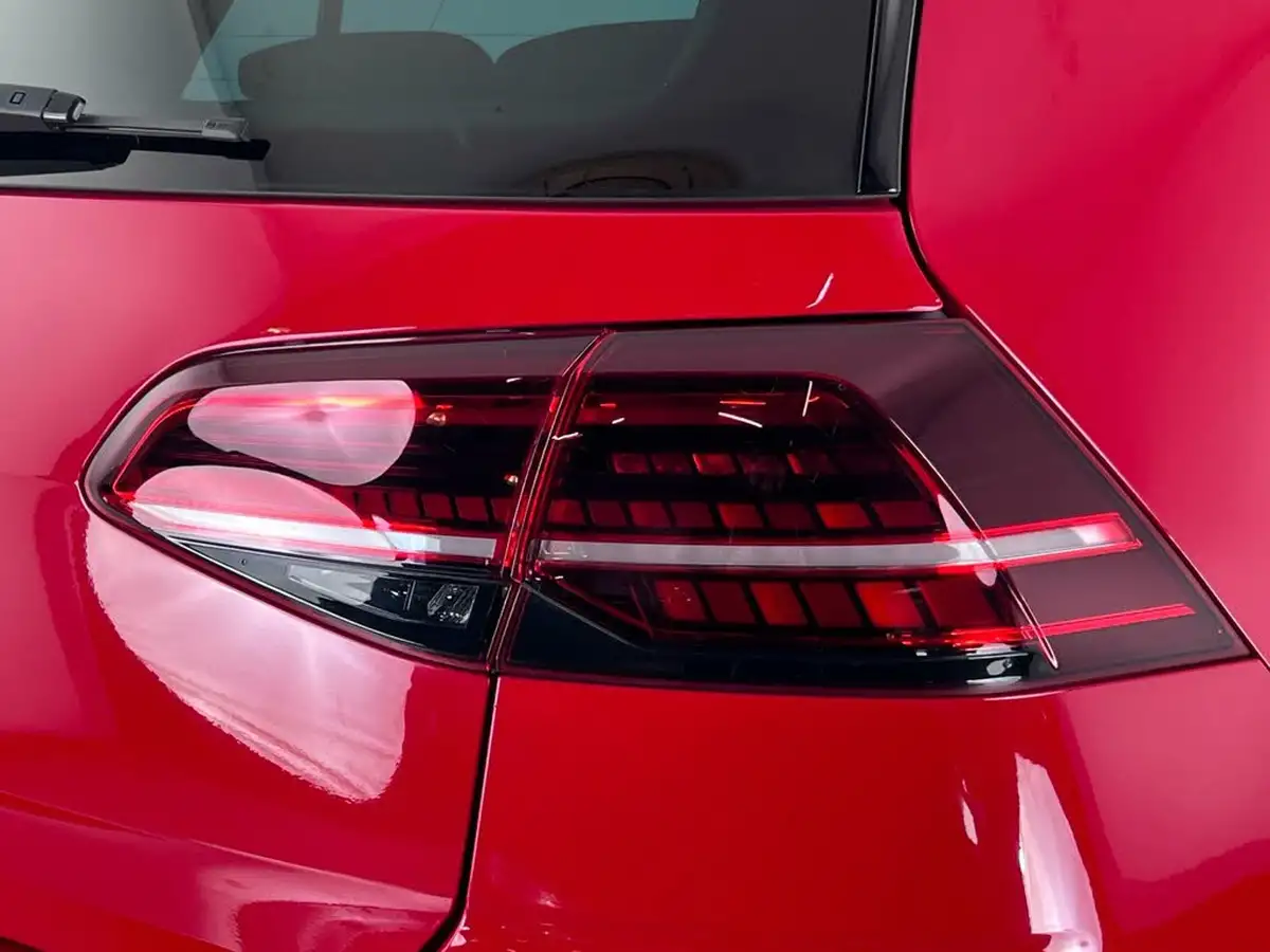 2018-volkswagen-golf-20-tsi-gti-5d-dsg-big-7