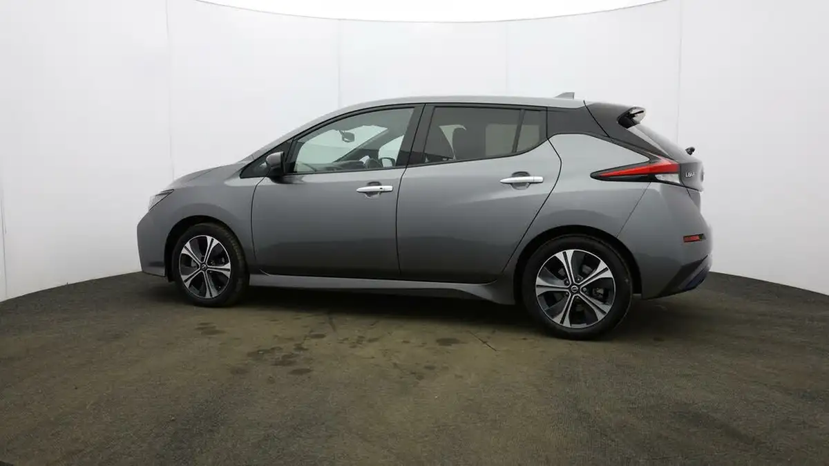2021-nissan-leaf-e-tekna-big-59