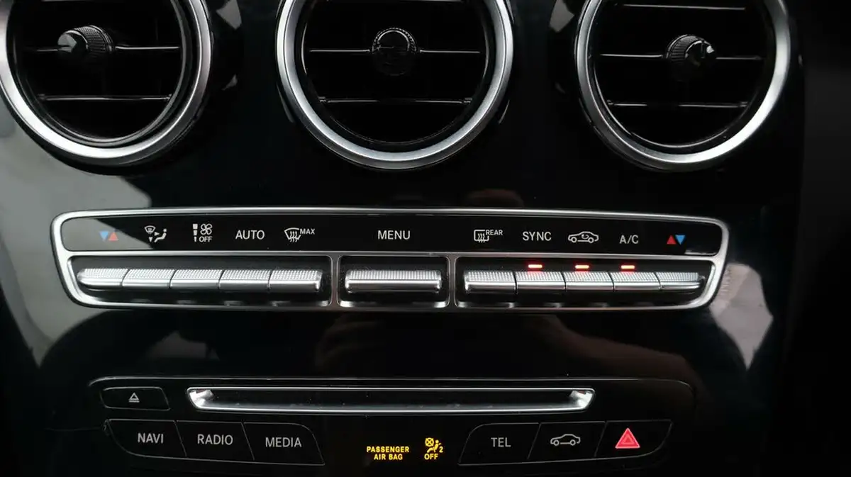 2019-mercedes-benz-glc-class-21d-glc220d-urban-edition-big-12