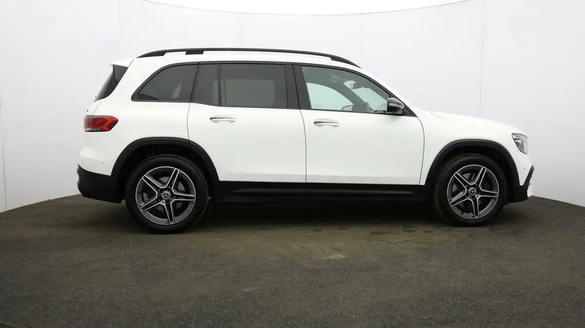 2020-mercedes-benz-glb-class-20d-glb220d-amg-line-premium-5-big-47