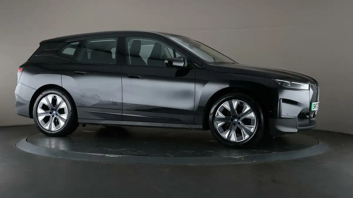 2022-bmw-ix-e-xdrive-40-sport-big-52