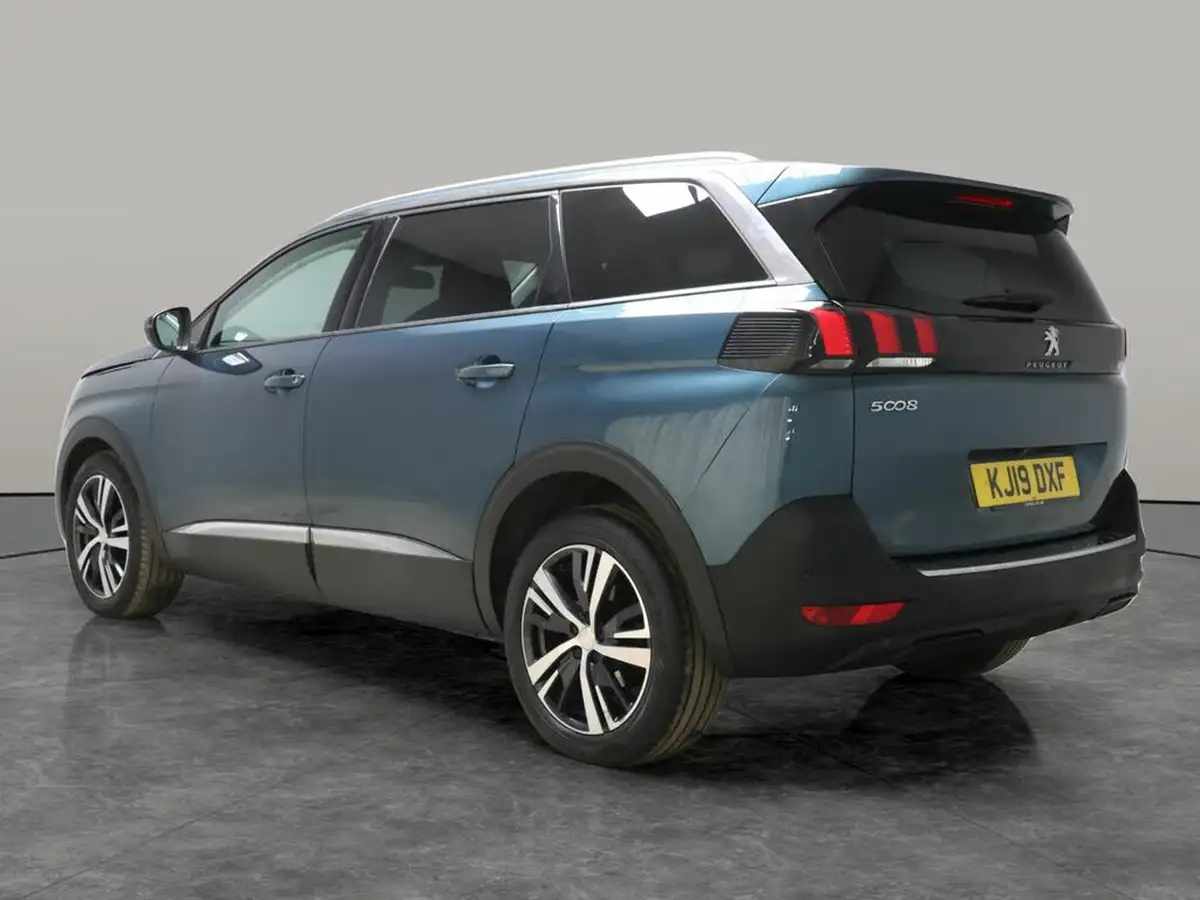 2019-peugeot-5008-suv-12-puretech-allure-big-11