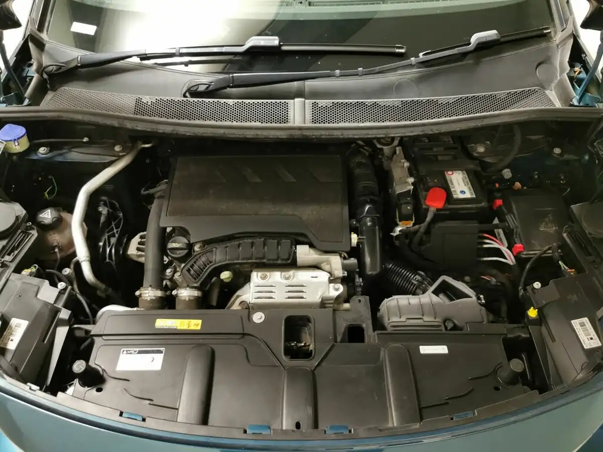 2019-peugeot-5008-suv-12-puretech-allure-big-30