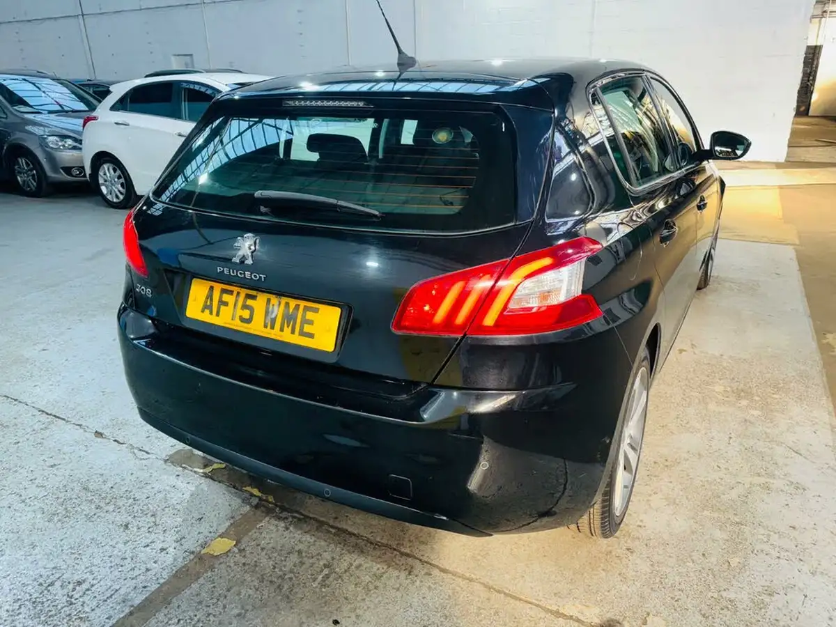 2015-peugeot-308-12-allure-puretech-130bhp-eat6-big-3