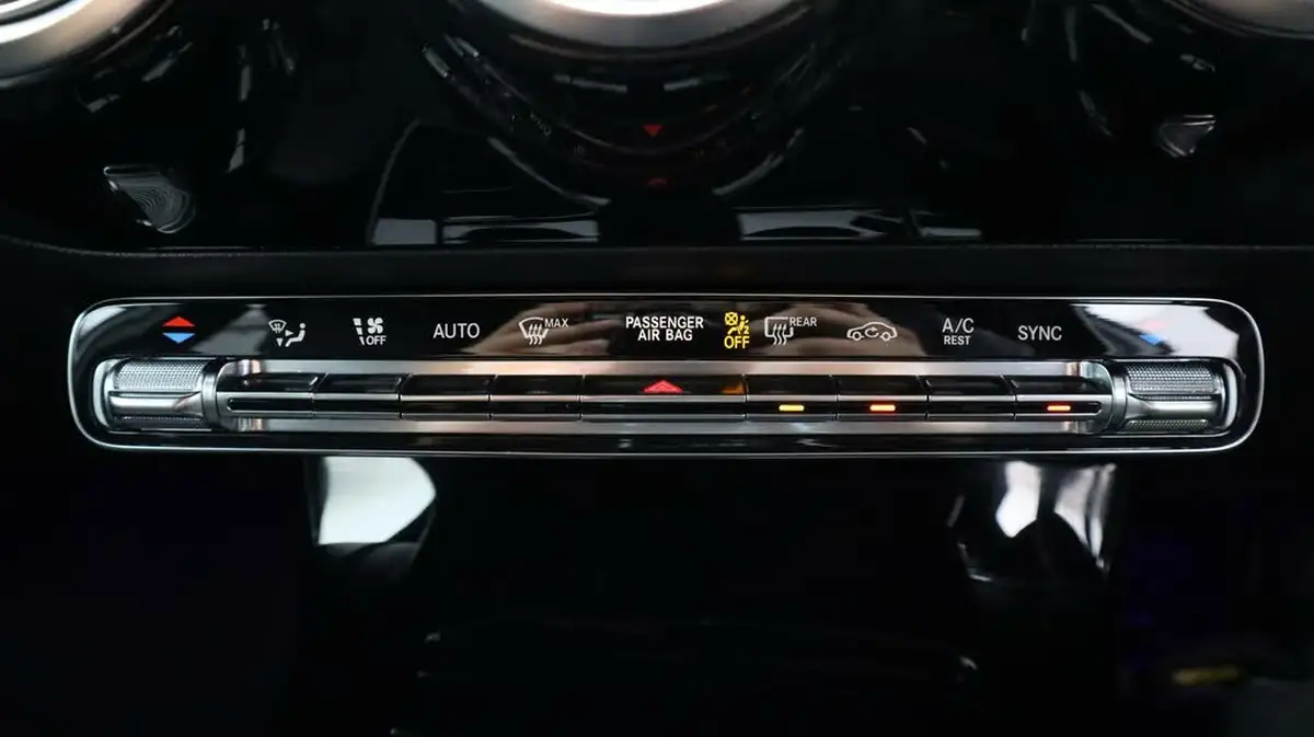 2019-mercedes-benz-a-class-13-a200-amg-line-premium-plus-saloon-4d-7g-dct-big-12