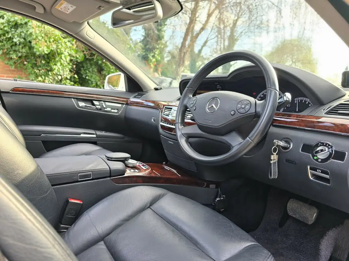 2011-mercedes-benz-s-class-55-s500-big-29