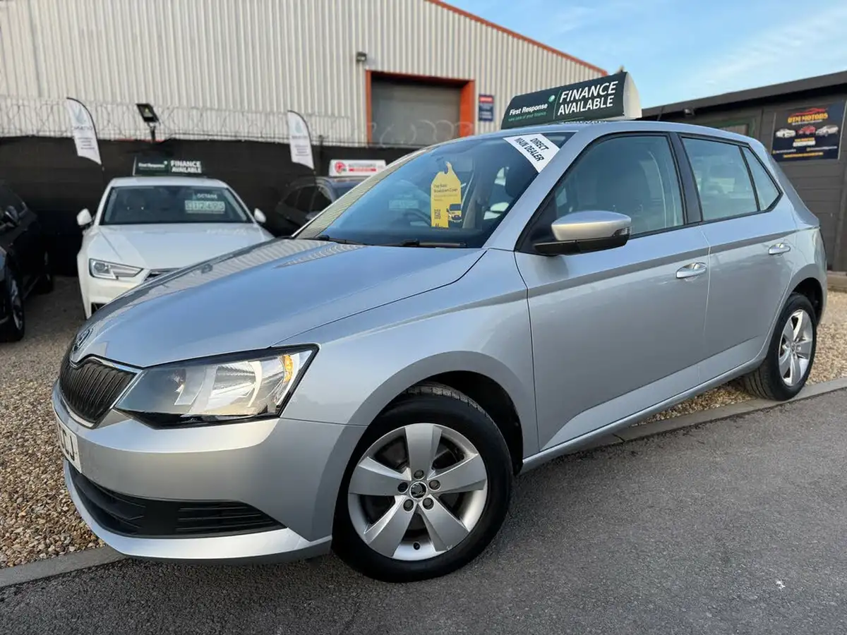 2016-skoda-fabia-12-tsi-se-109ps-hatchback-big-2