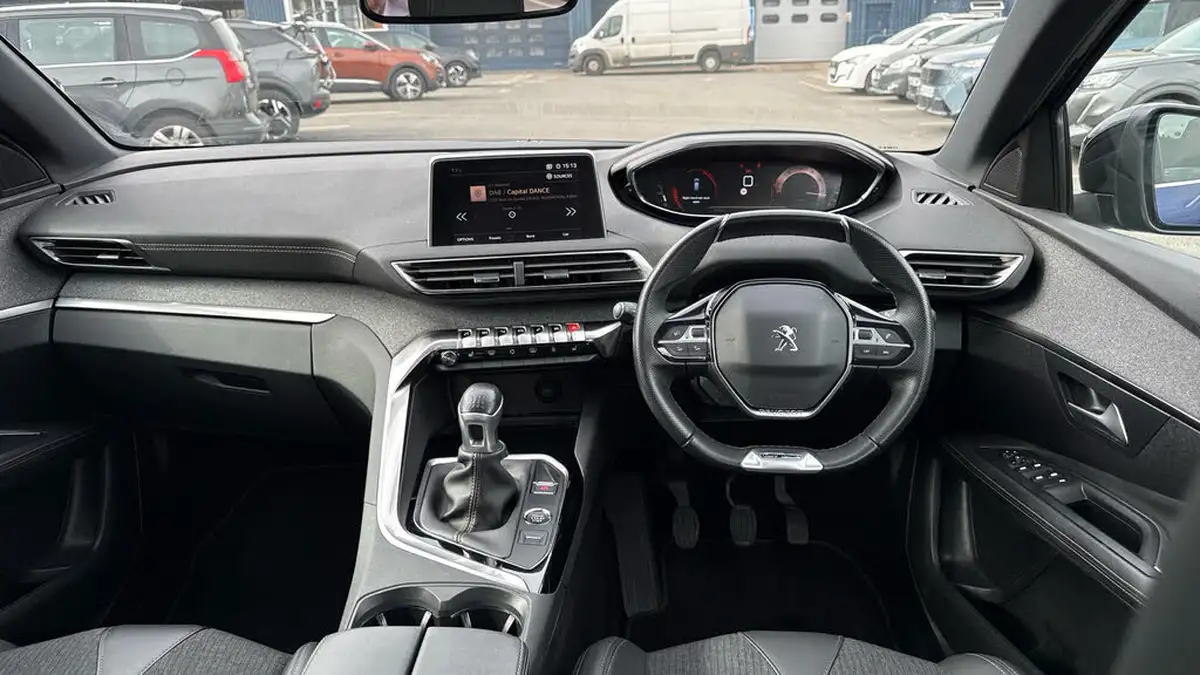 2020-peugeot-3008-suv-12-puretech-gt-line-premium-big-3