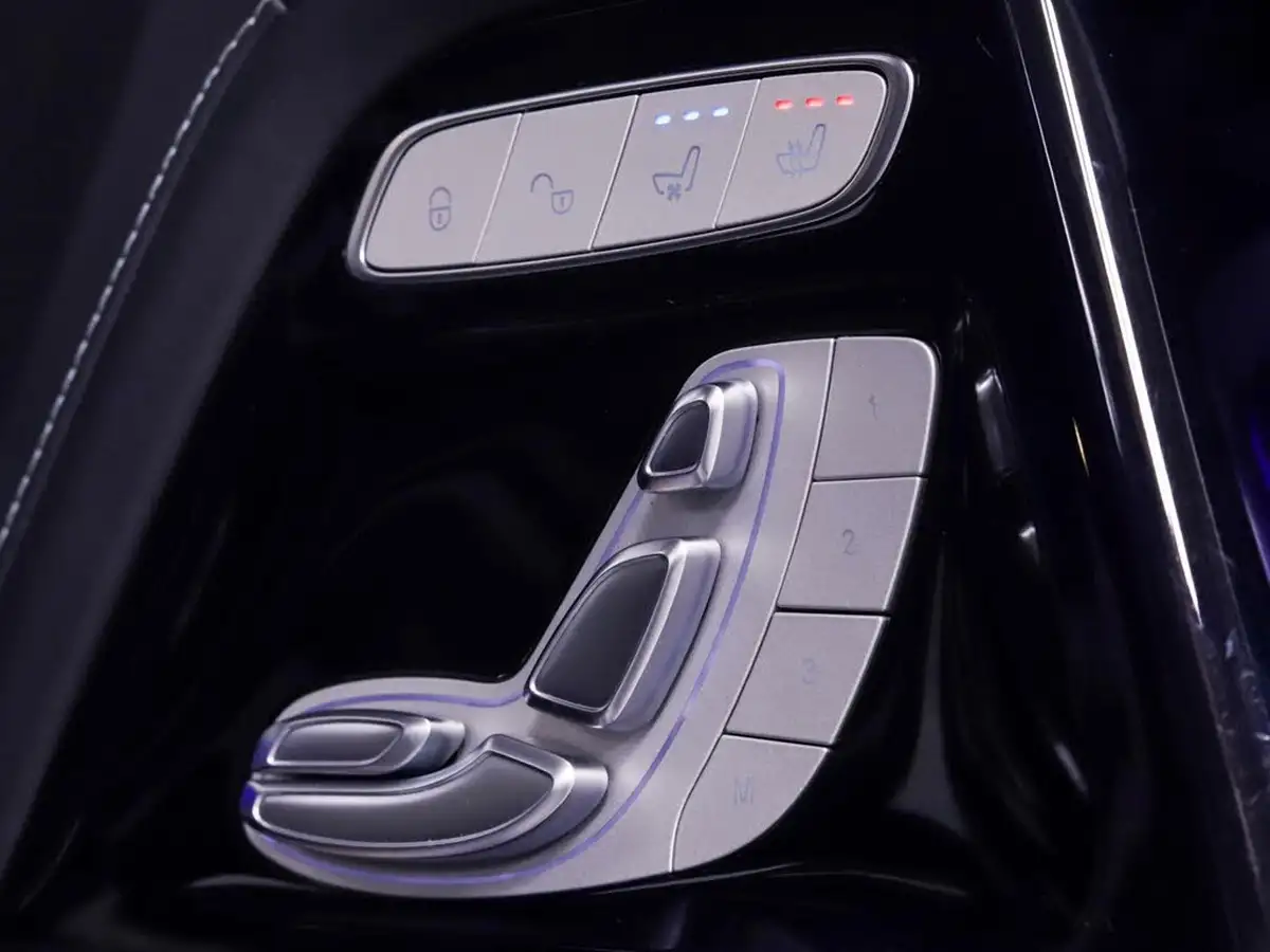 2021-mercedes-benz-g-class-40-g63-amg-big-23