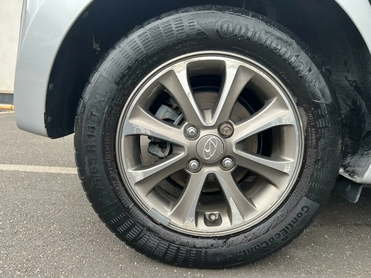 2014-hyundai-i10-10-premium-big-5