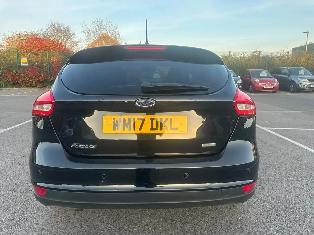 2017-ford-focus-10t-titanium-100ps-hatchback-big-6