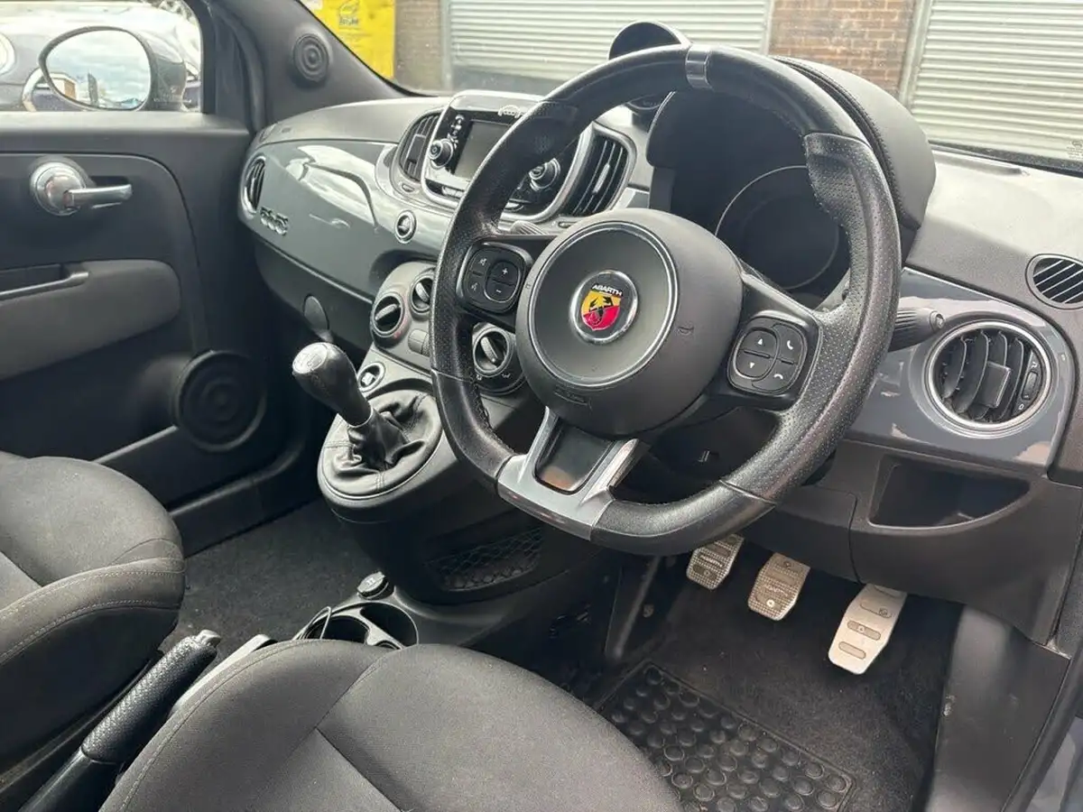 2017-abarth-595-14-tjet-big-8