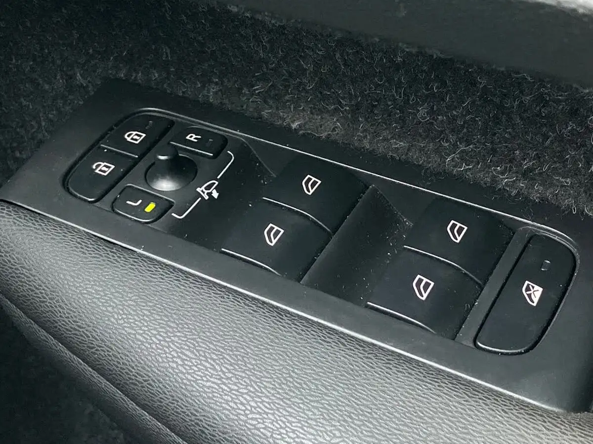 2020-volvo-xc40-20-b4-inscription-awd-big-17