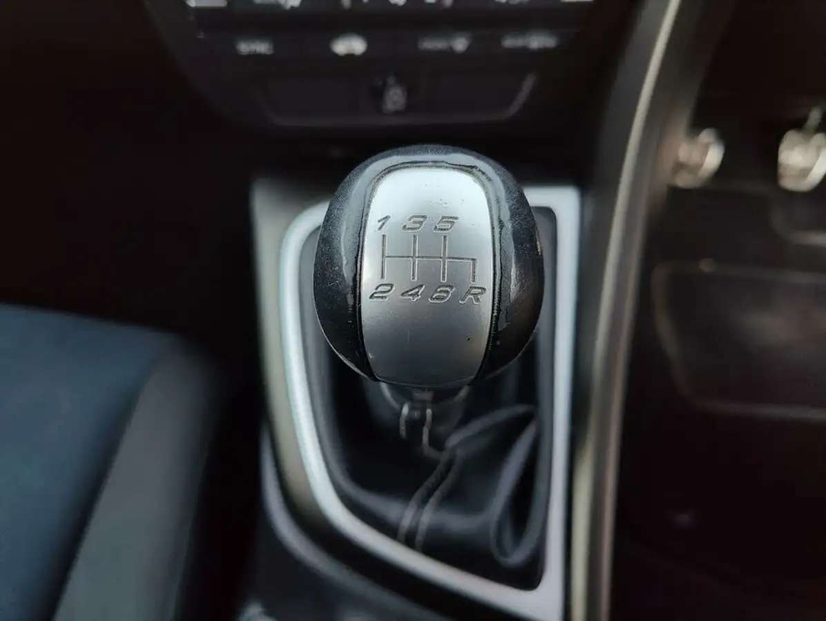 2013-honda-civic-16td-es-big-15
