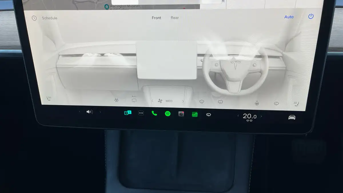 2022-tesla-model-y-e-long-range-big-27