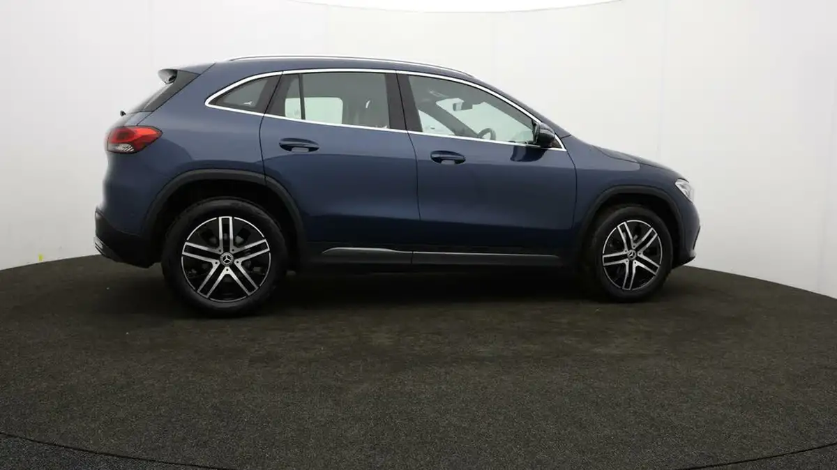 2023-mercedes-benz-gla-class-13-gla-200-sport-executive-station-wagon-big-31