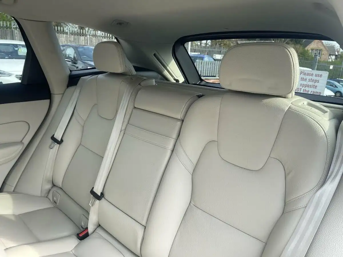 2019-volvo-xc60-20td-b4-momentum-big-9