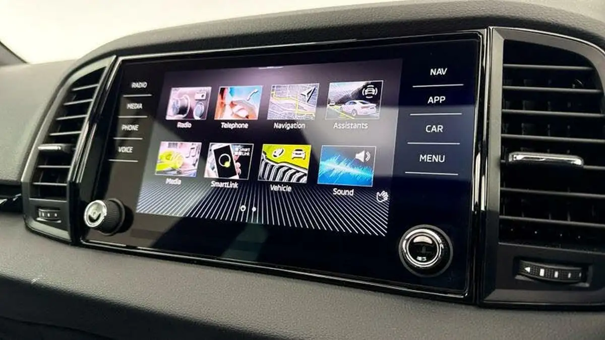 2022-skoda-karoq-15-tsi-sportline-big-17