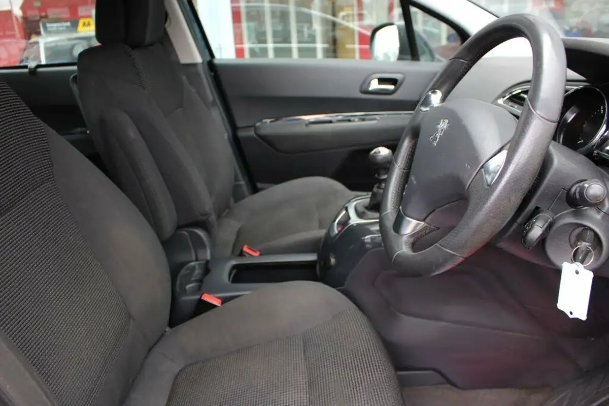 2015-peugeot-5008-16hdi-active-big-9