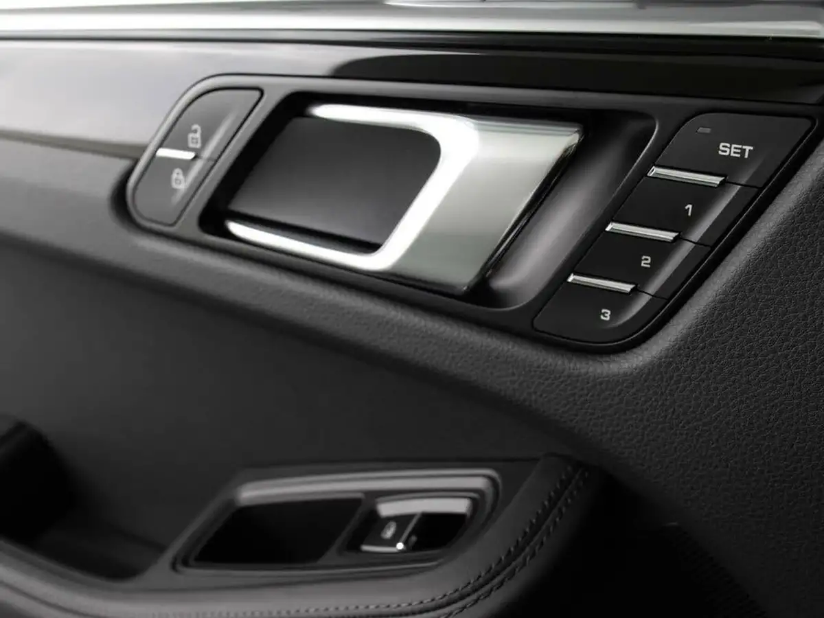 2025-porsche-macan-29-v6-s-big-29