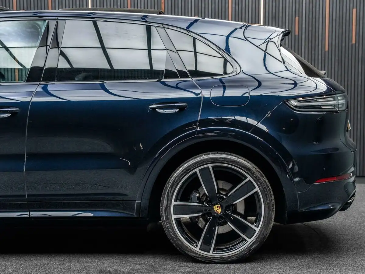 2022-porsche-cayenne-30-v6-e-hybrid-station-wagon-big-16