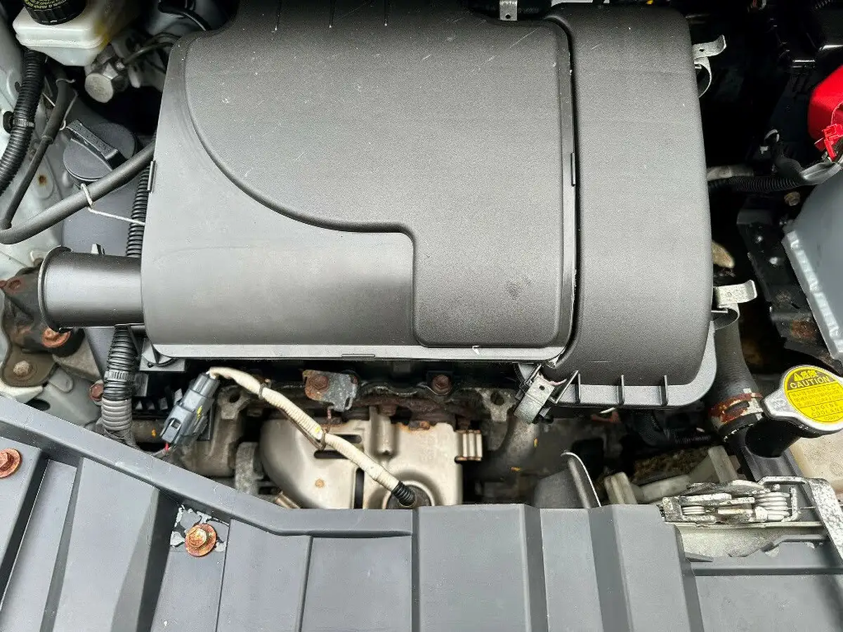 2012-toyota-aygo-10-aygo-fire-5d-big-3