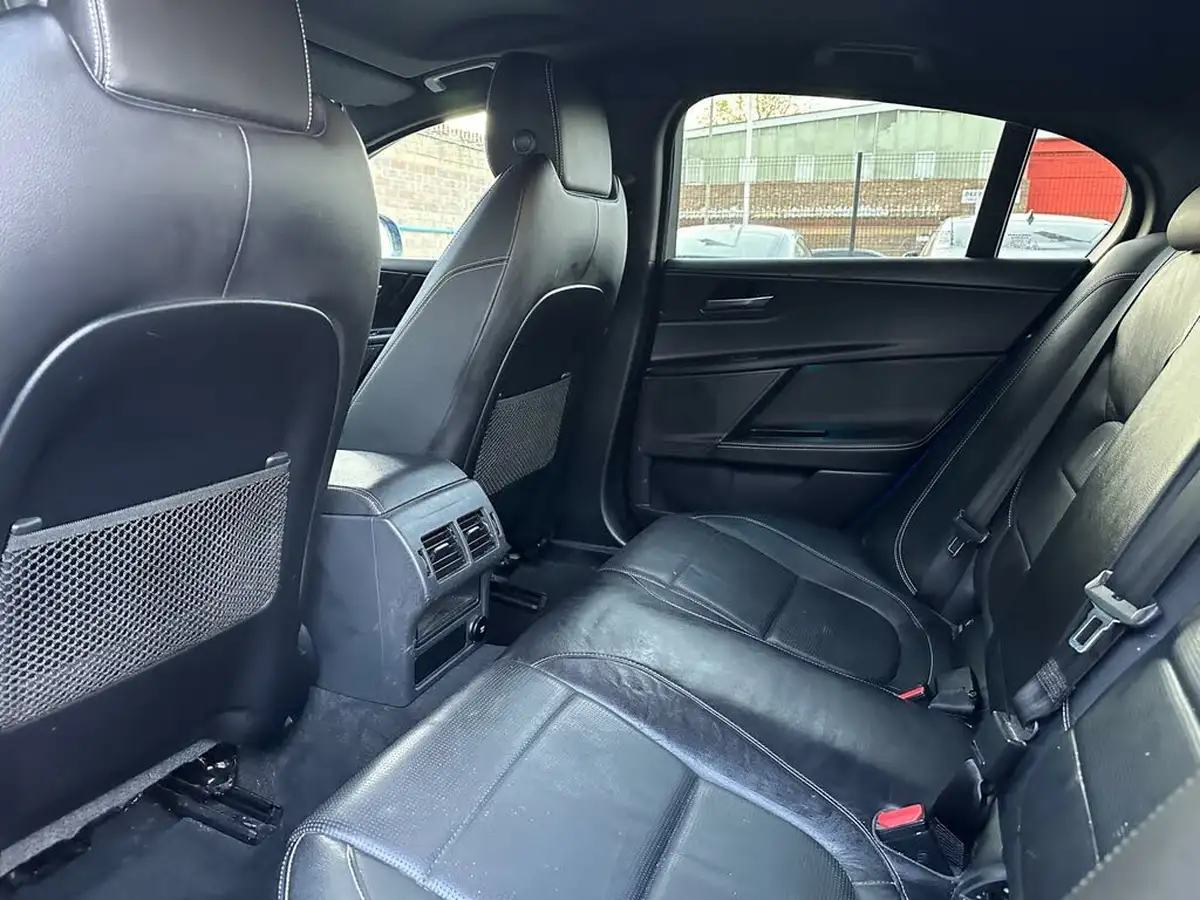 2018-jaguar-xe-20i-r-sport-249ps-1998cc-big-41