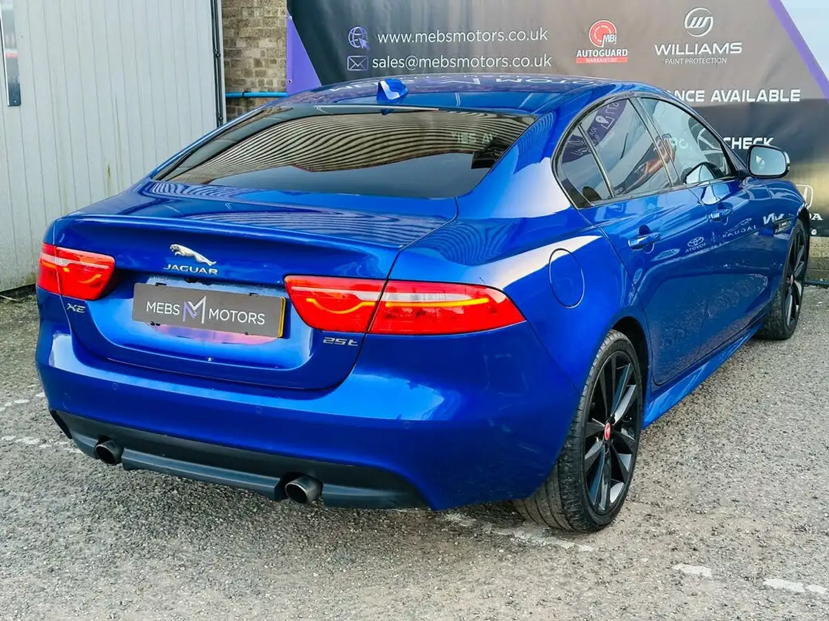 2018-jaguar-xe-20i-r-sport-249ps-1998cc-big-16