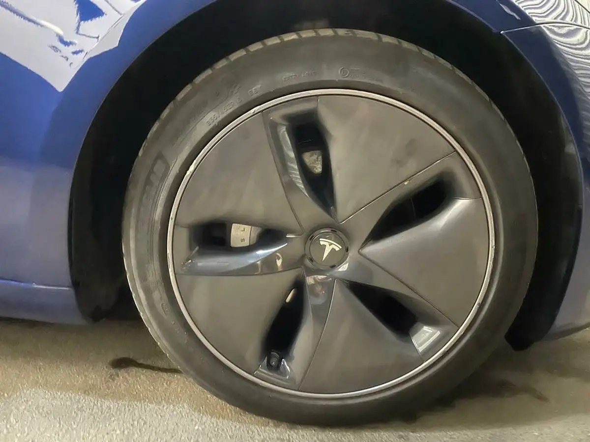 2020-tesla-model-3-e-long-range-big-19