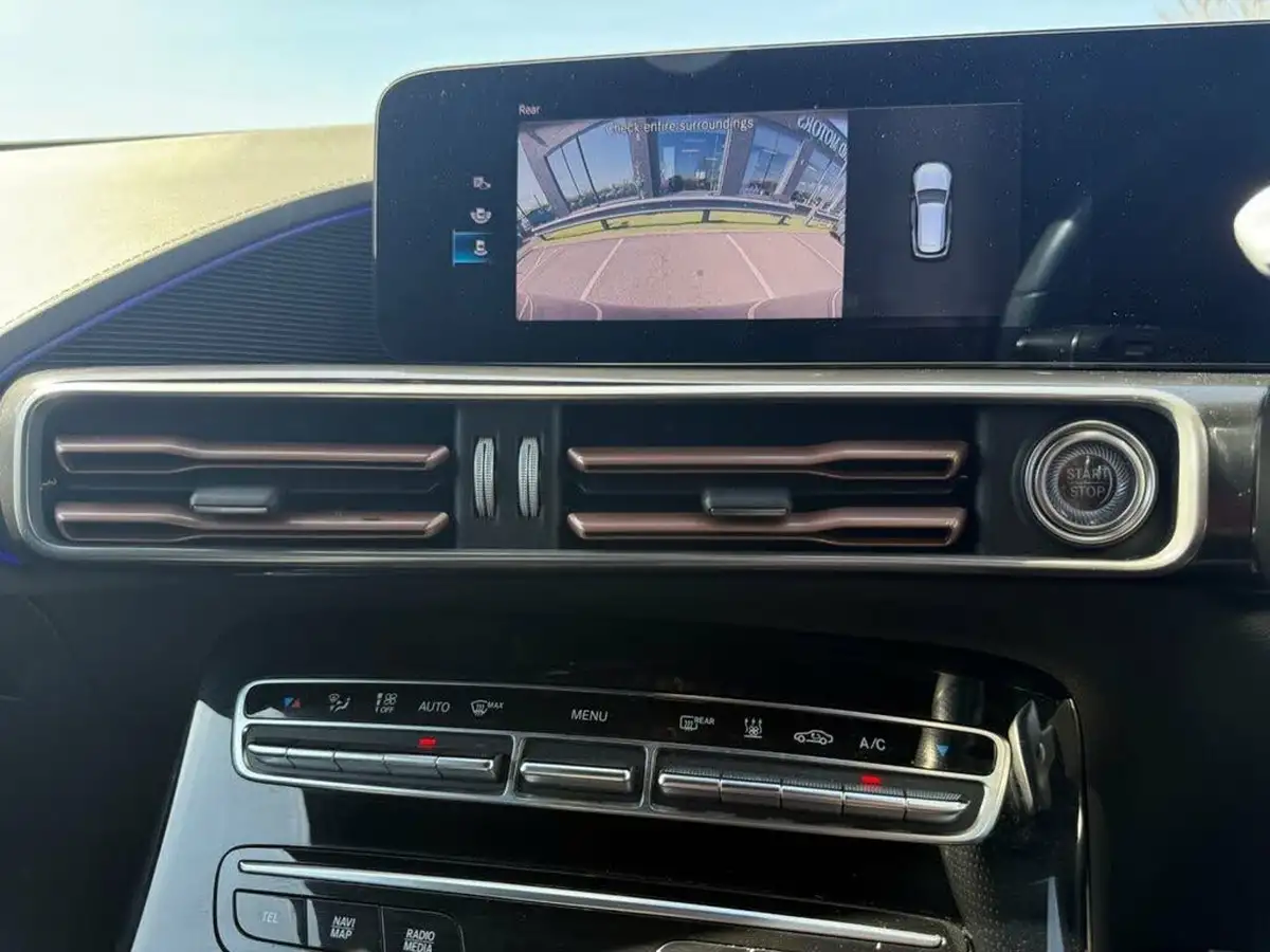 2021-mercedes-benz-eqc-e-eqc-400-amg-line-big-16