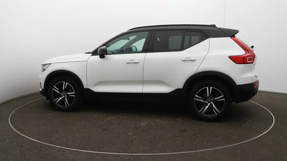2020-volvo-xc40-15-t3-r-design-big-48