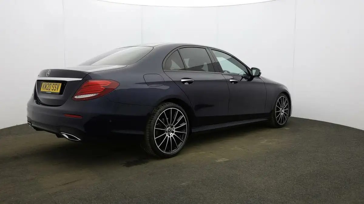 2020-mercedes-benz-e-class-20d-e300d-amg-line-edition-premium-plus-saloon-4d-big-6